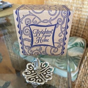 BRIGHTON ring holder